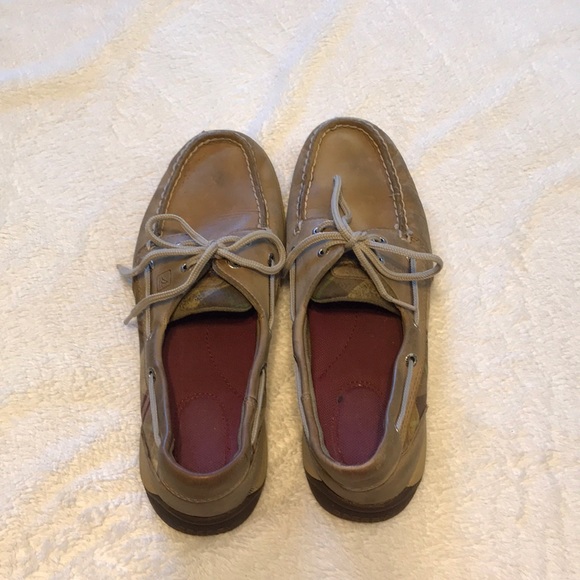 Cute patterned sperrys! - Picture 1 of 3